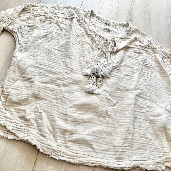 Johnny Was Lightweight Loose Fit Long Sleeve Blouse w/ Tassel Details Sz Medium - Picture 3 of 4